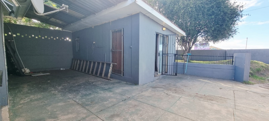 8 Bedroom Property for Sale in Amalinda Eastern Cape